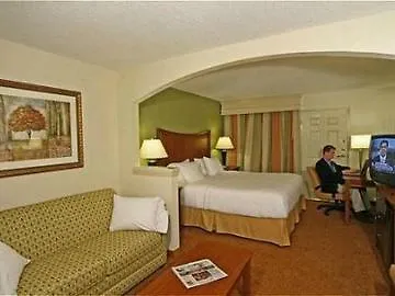 Holiday Inn Express Biltmore Square Mall